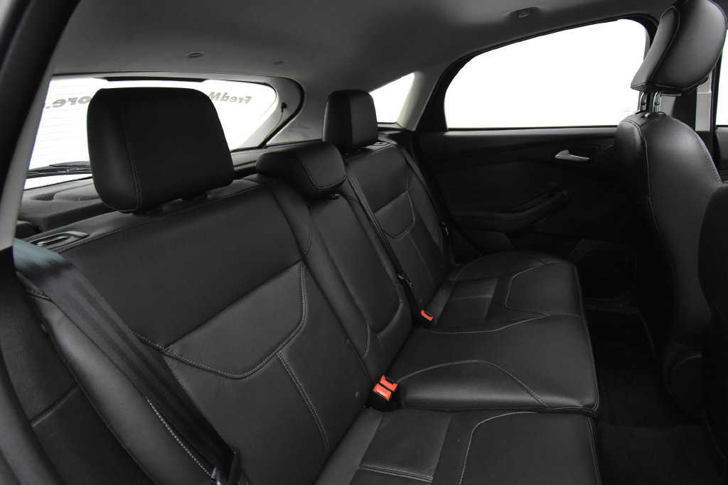Used 2018 Ford Focus Titanium FWD image 20