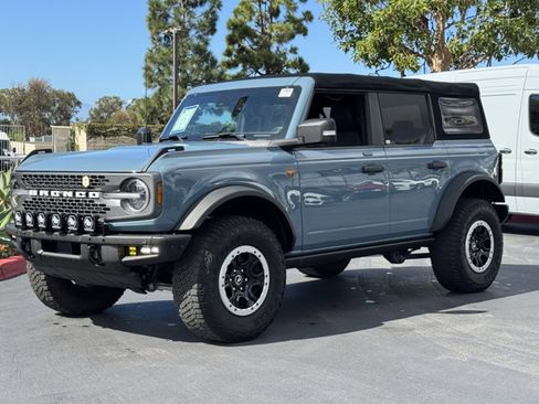 Used 2022 Ford Bronco Badlands image 4