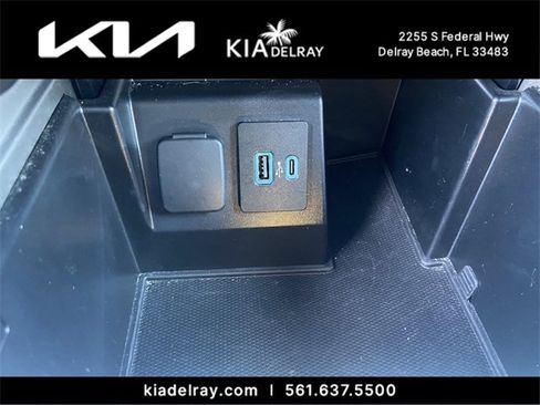 Used 2020 Ford Explorer Limited image 23