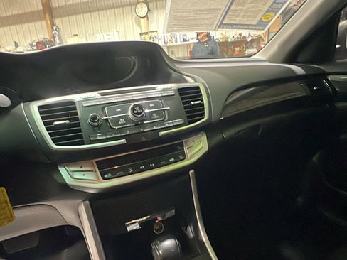 Used 2015 Honda Accord Sport image 13