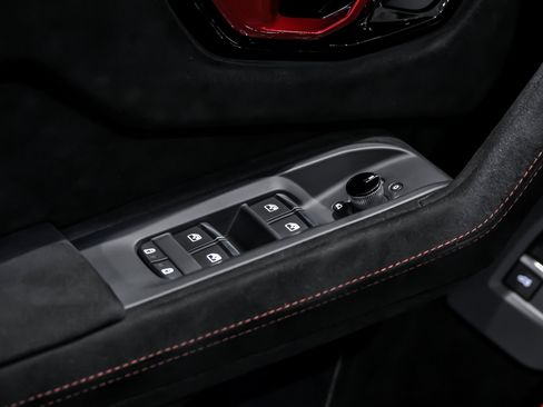 Used 2023 Lamborghini Urus Performante image 17