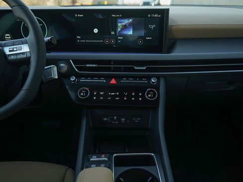 New 2025 Hyundai Sonata Limited image 14