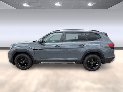 New 2026 Volkswagen Atlas Peak Edition AWD/4WD image 2
