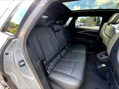 Used 2024 Cadillac Lyriq Luxury AWD/4WD image 27