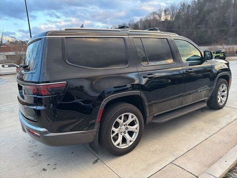 Used 2022 Jeep Wagoneer Series II AWD/4WD image 3