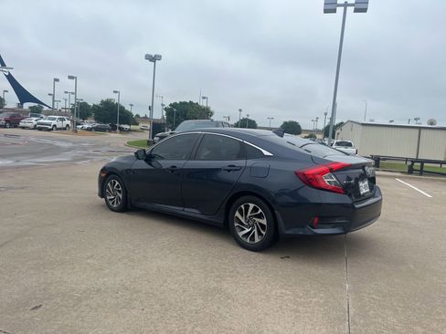 Used 2017 Honda Civic EX image 3