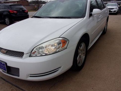 Used 2016 Chevrolet Impala LT image 1