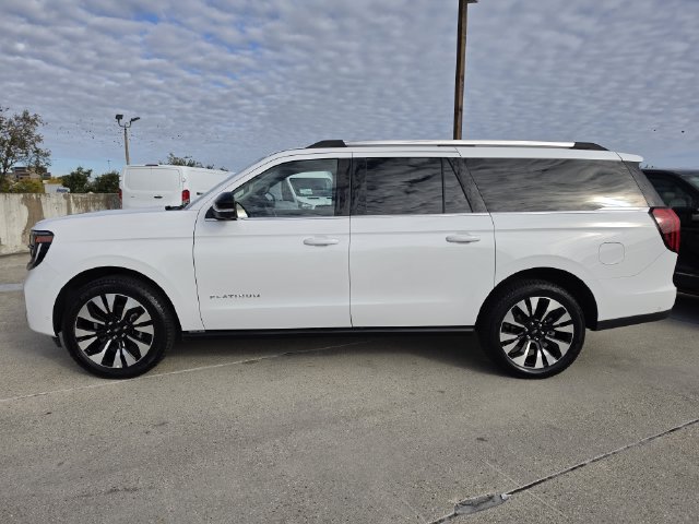 Used 2025 Ford Expedition Max Platinum w/ Driver's Package AWD/4WD image 8