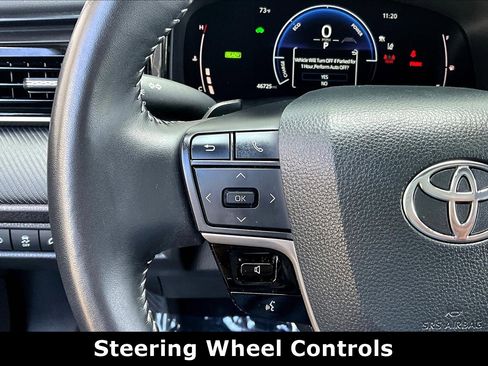 Used 2025 Toyota Camry SE image 10