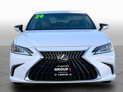 Used 2024 Lexus ES 300h w/ Premium Package FWD image 4