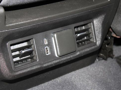 Used 2023 Chevrolet Silverado 1500 LT AWD/4WD image 58