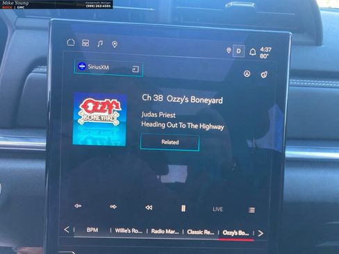 Used 2025 GMC Terrain Elevation w/ Elevation Premium Package AWD/4WD image 29