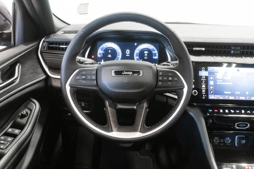 New 2026 Jeep Grand Cherokee L 4WD image 16
