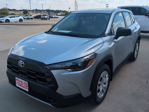 New 2026 Toyota Corolla Cross L image 3