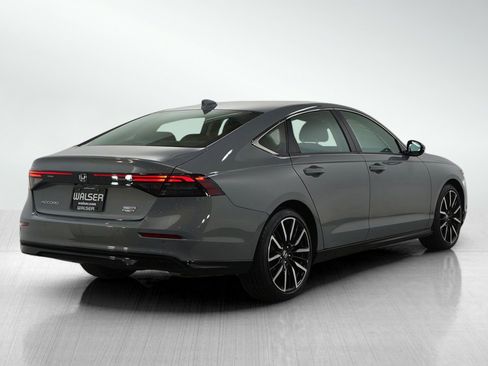 Used 2025 Honda Accord Touring image 5