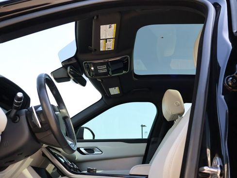 Used 2019 Land Rover Range Rover Velar R-Dynamic SE image 38