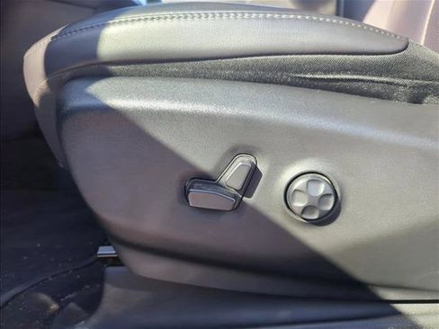 Used 2023 Chrysler Pacifica Touring-L w/ S Appearance Package image 21