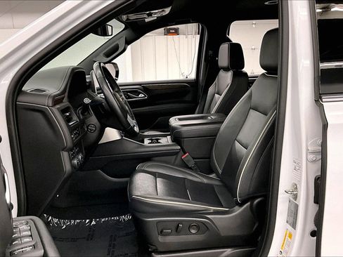Used 2023 Chevrolet Suburban Premier AWD/4WD image 24