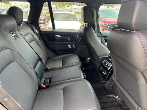 Used 2020 Land Rover Range Rover HSE image 9