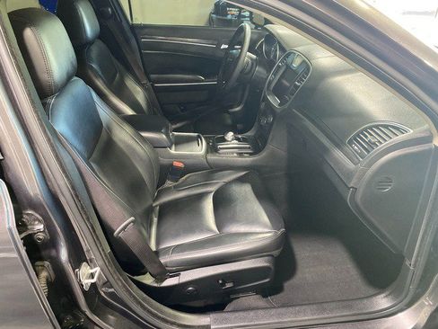 Used 2022 Chrysler 300 Touring L w/ Popular Equipment Group RWD image 17
