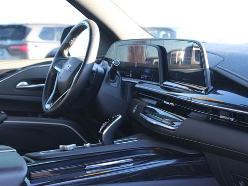 Used 2024 Cadillac Escalade Sport AWD/4WD image 32