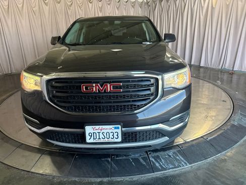 Used 2017 GMC Acadia SLE FWD image 2