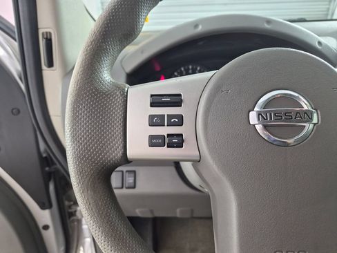 Used 2014 Nissan Frontier SV w/ SV Value Truck Package RWD image 14
