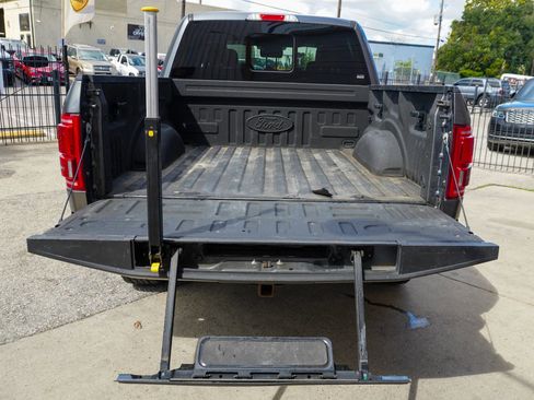 Used 2015 Ford F150 Platinum w/ Equipment Group 701A Luxury image 15