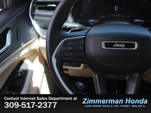 Used 2022 Jeep Grand Cherokee Limited AWD/4WD image 12
