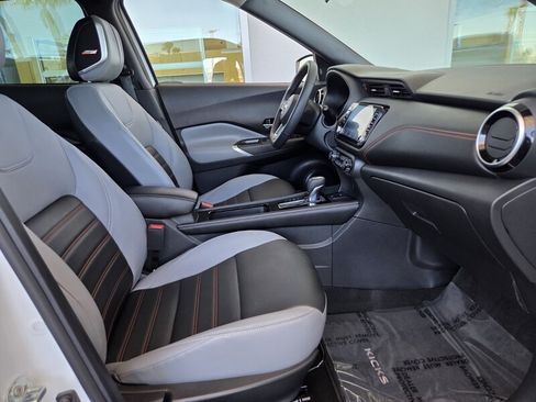 Used 2023 Nissan Kicks SR w/ SR Premium Package FWD image 19