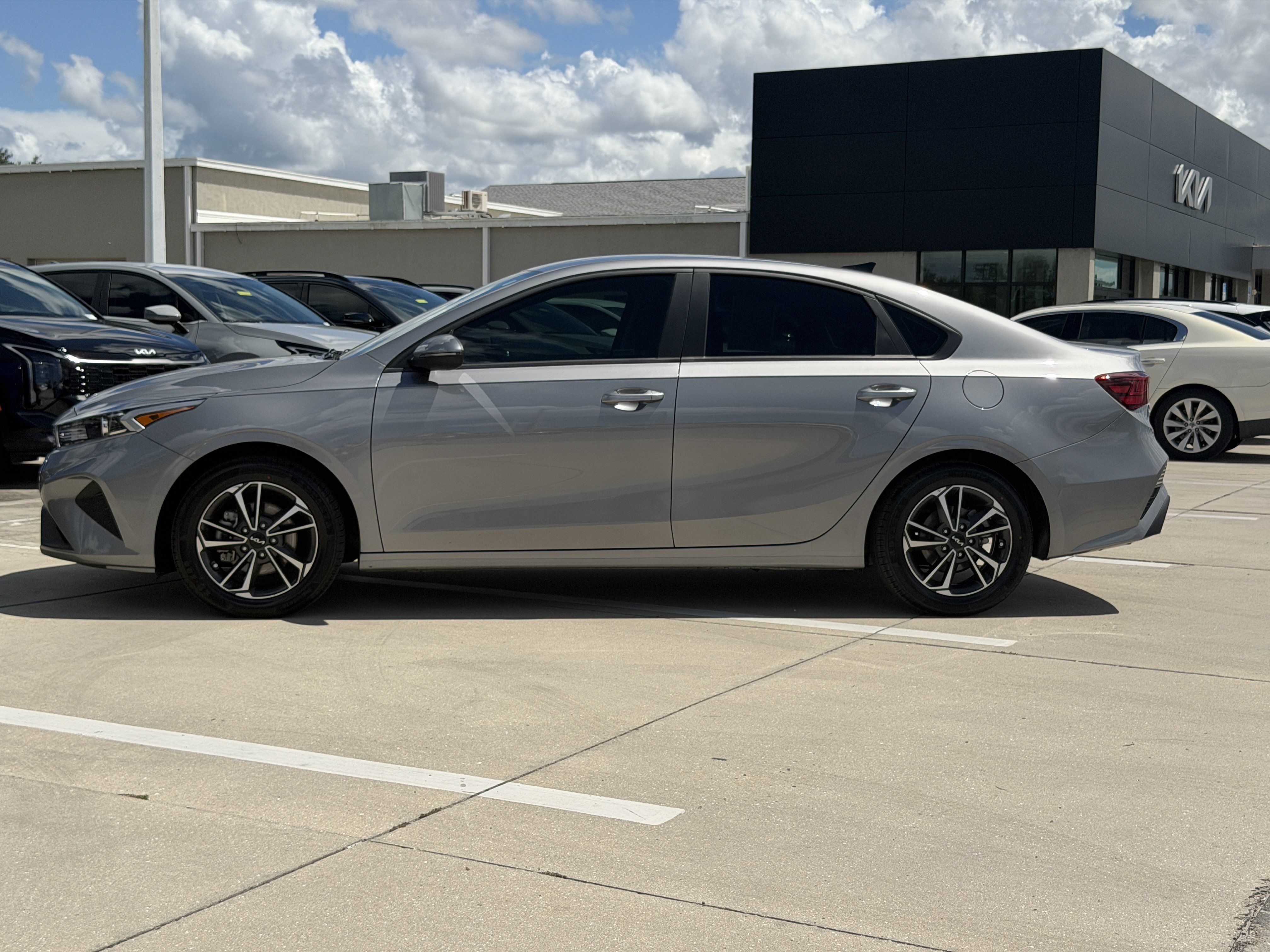Certified 2023 Kia Forte LXS w/ LXS Technology Package FWD image 3
