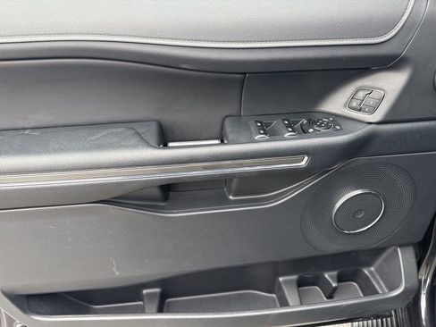 Used 2024 Ford Expedition XLT image 17