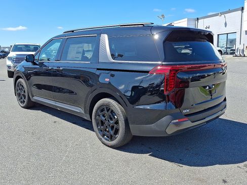 New 2025 Kia Carnival SX Prestige image 4