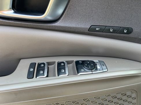 Used 2026 Kia Carnival EX FWD image 14
