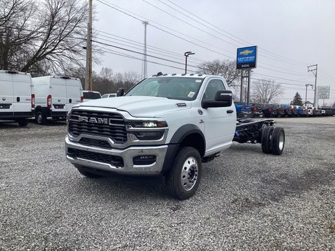 New 2026 RAM 5500 Tradesman w/ Chrome Appearance Group image 3
