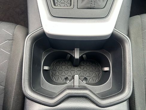 Used 2025 Toyota RAV4 XLE FWD image 22