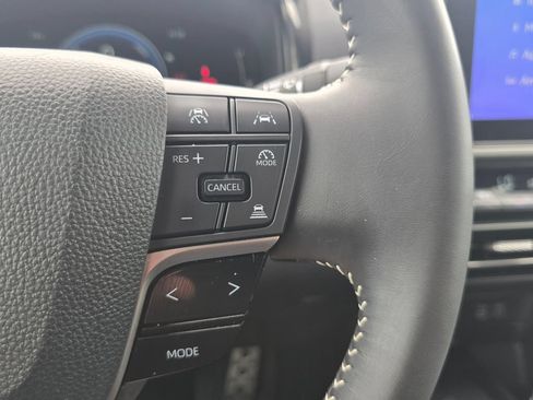 Used 2025 Toyota Camry SE FWD image 30