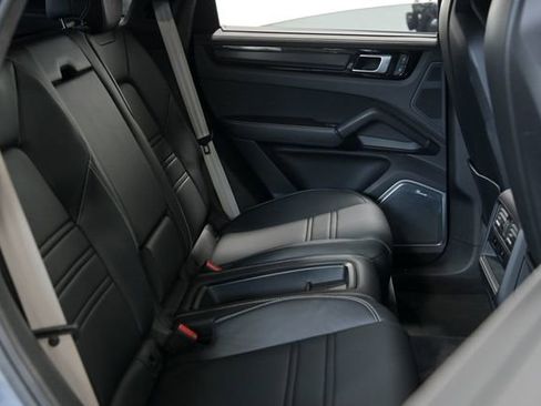 Used 2022 Porsche Cayenne Turbo GT AWD/4WD image 34