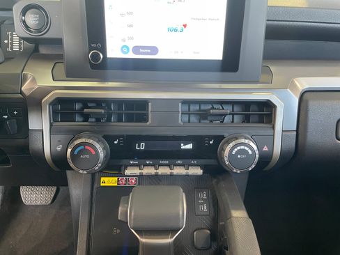 Certified 2025 Toyota Tacoma SR5 AWD/4WD image 11