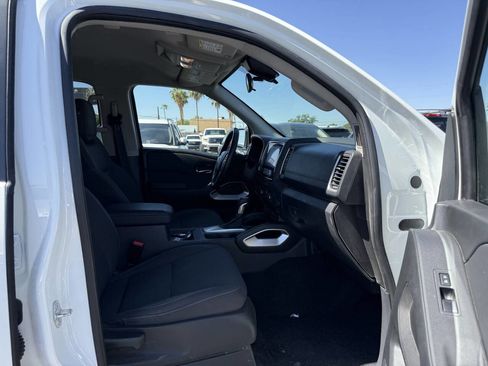 Used 2024 Nissan Frontier SV w/ SV Convenience Package image 28