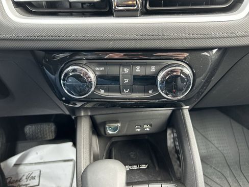 Used 2025 Chevrolet TrailBlazer LT w/ Convenience Package image 28