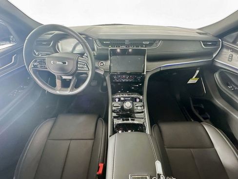 New 2025 Jeep Grand Cherokee L Overland w/ Luxury Tech Group IV image 9