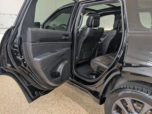 Used 2019 Jeep Grand Cherokee High Altitude AWD/4WD image 15
