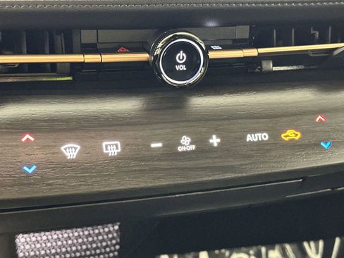 Certified 2024 Nissan Ariya ENGAGE e-4ORCE image 23