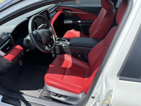 Used 2025 Toyota Camry XSE AWD/4WD image 3