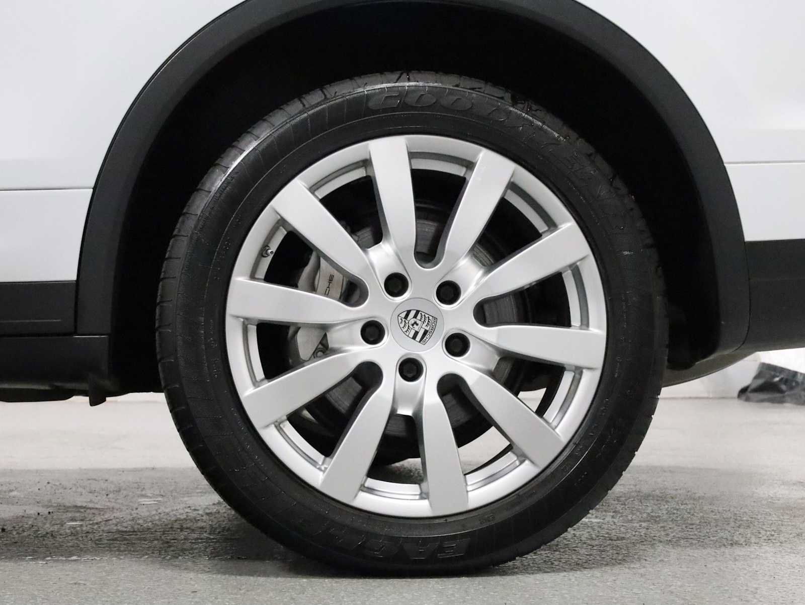 Used 2015 Porsche Cayenne S AWD/4WD image 39