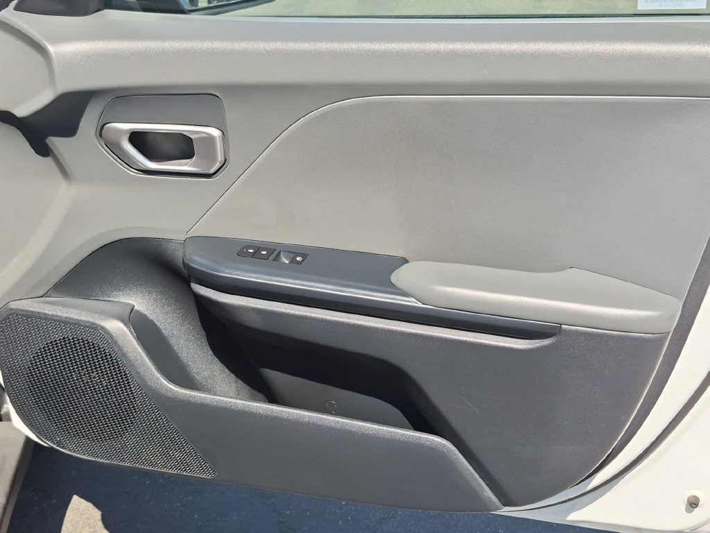 Used 2025 Kia K4 FWD image 33