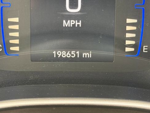 Used 2018 Chrysler Pacifica Touring-L image 17