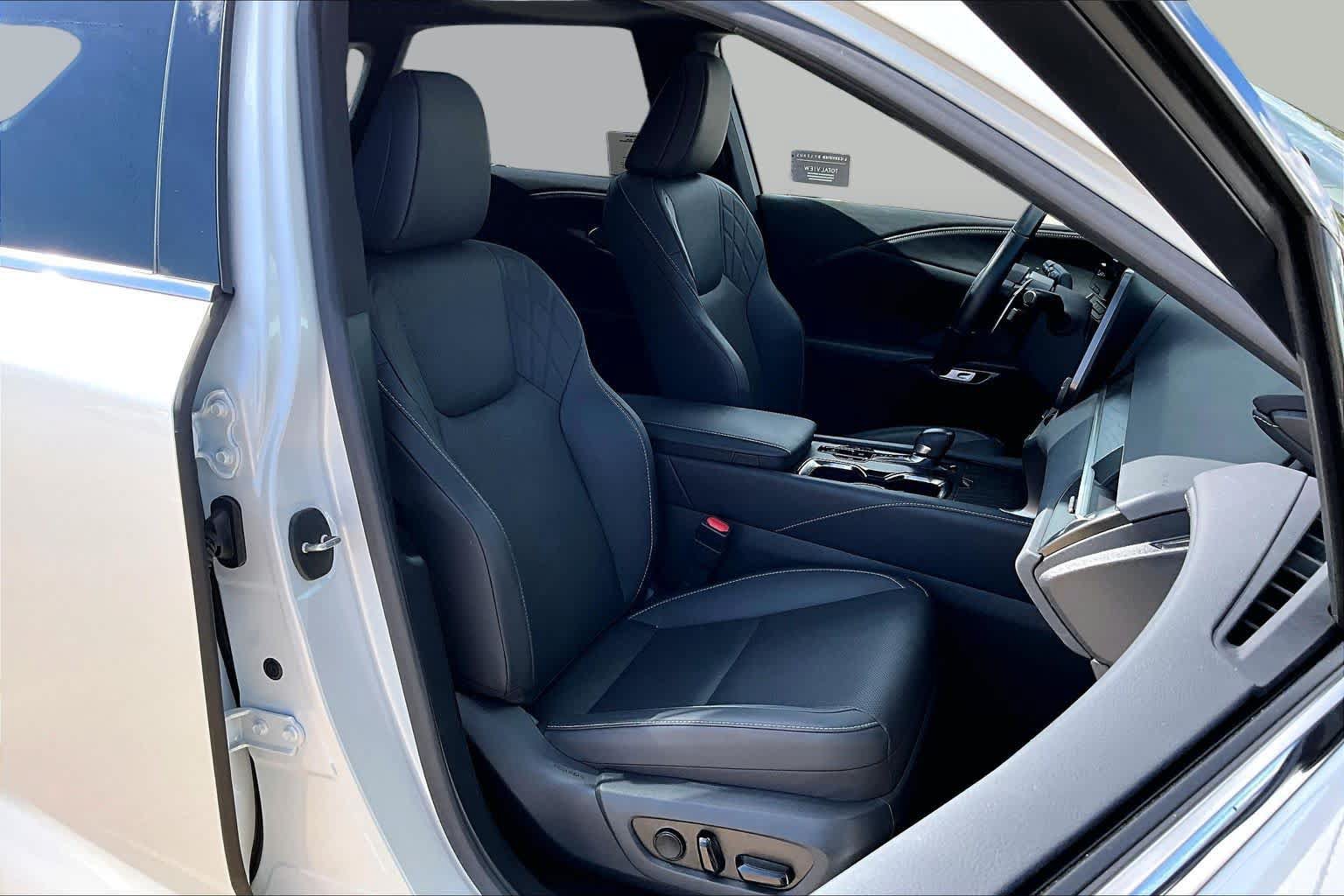 Used 2025 Lexus RX 350 Premium w/ Accessory Package (Z1) FWD image 9