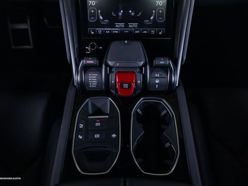 Used 2024 Lamborghini Urus S image 32